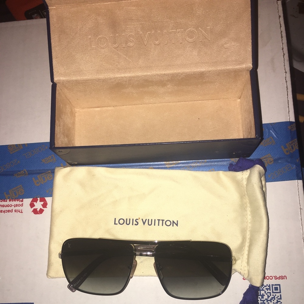 Louis Vuitton Sun Glasses